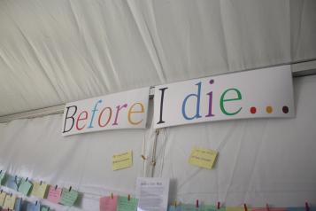 A sign saying before I die