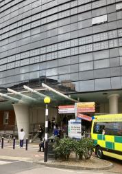 Photo of Kings Hospital entrance.